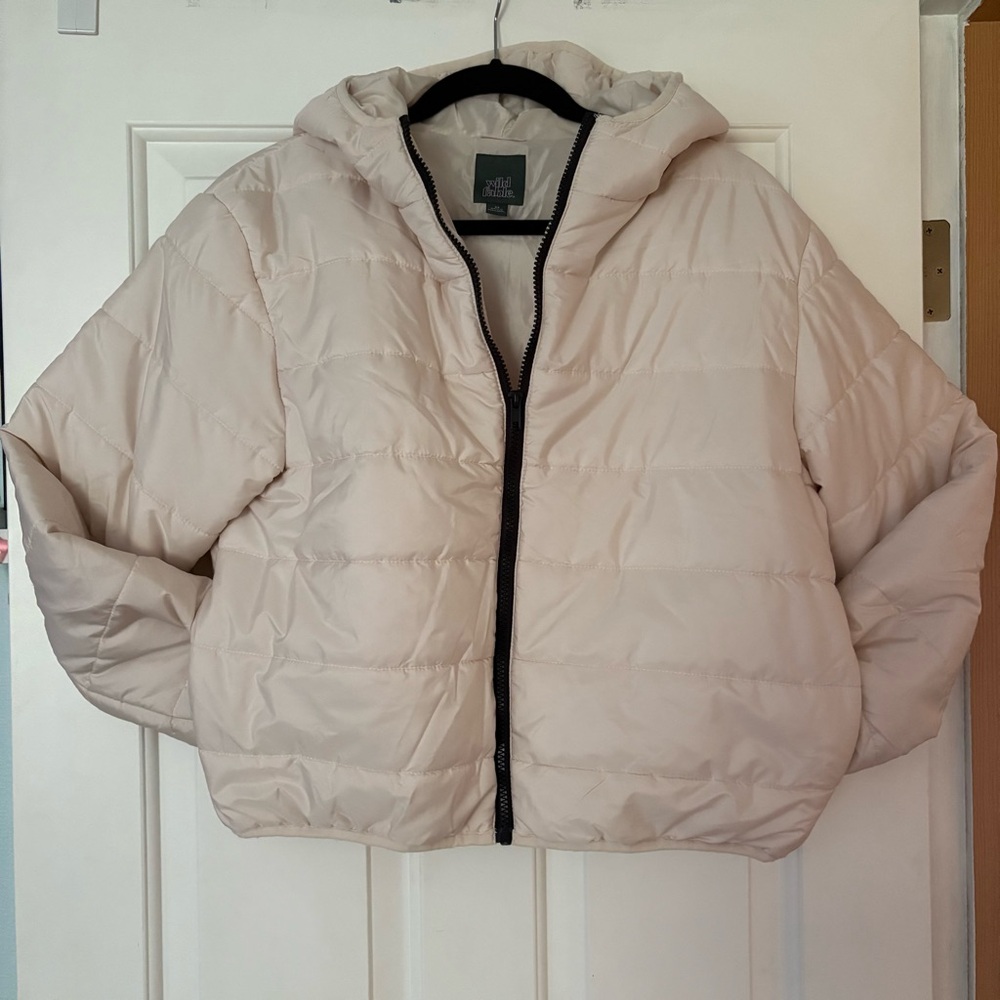 Wild Fable Zip-Up Puffer Quilted Jacket with Hood Cream w/ Black Women’s XS